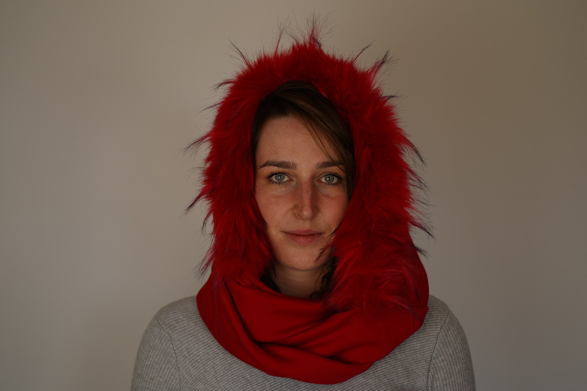 Sturmschal Rot Federn