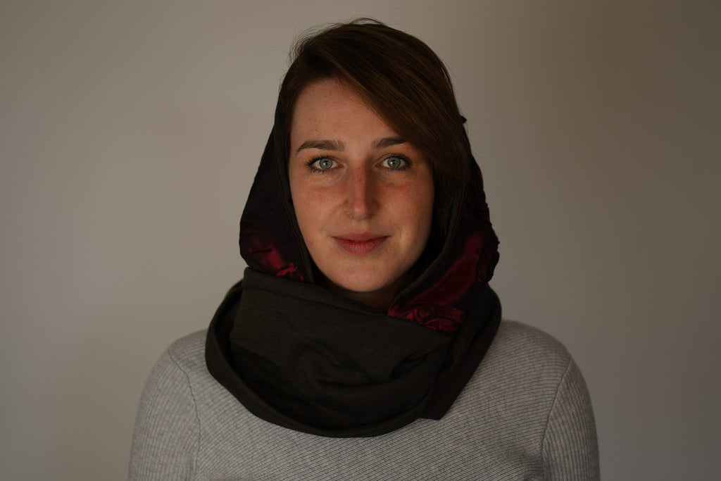 Sturmschal Schwarz Rot Rosen